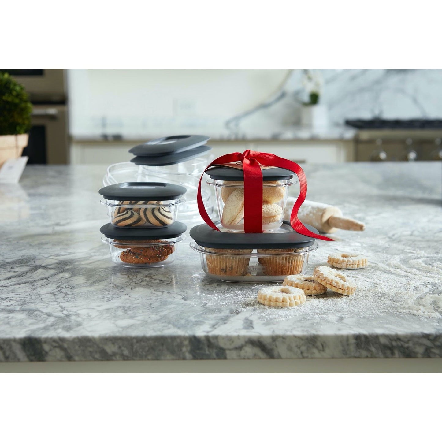 Rubbermaid Premier 20-Piece Easy Find Lids Food Storage Containers