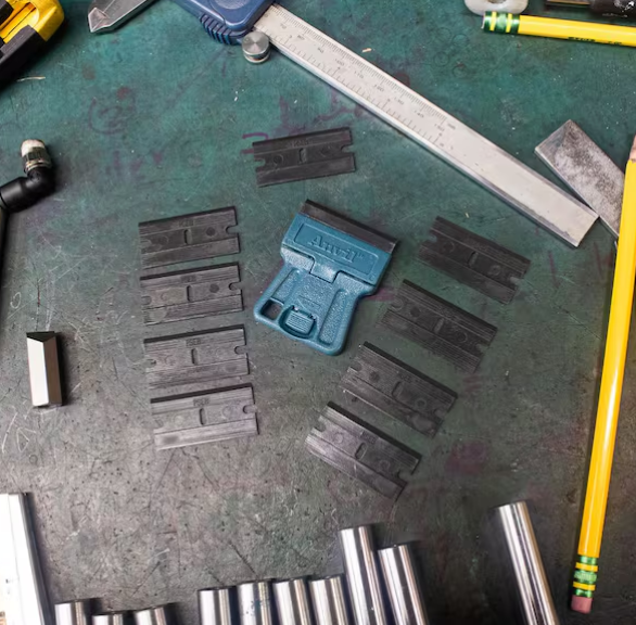 1.5 in. Mini Razor Scraper with 10 Plastic Blades