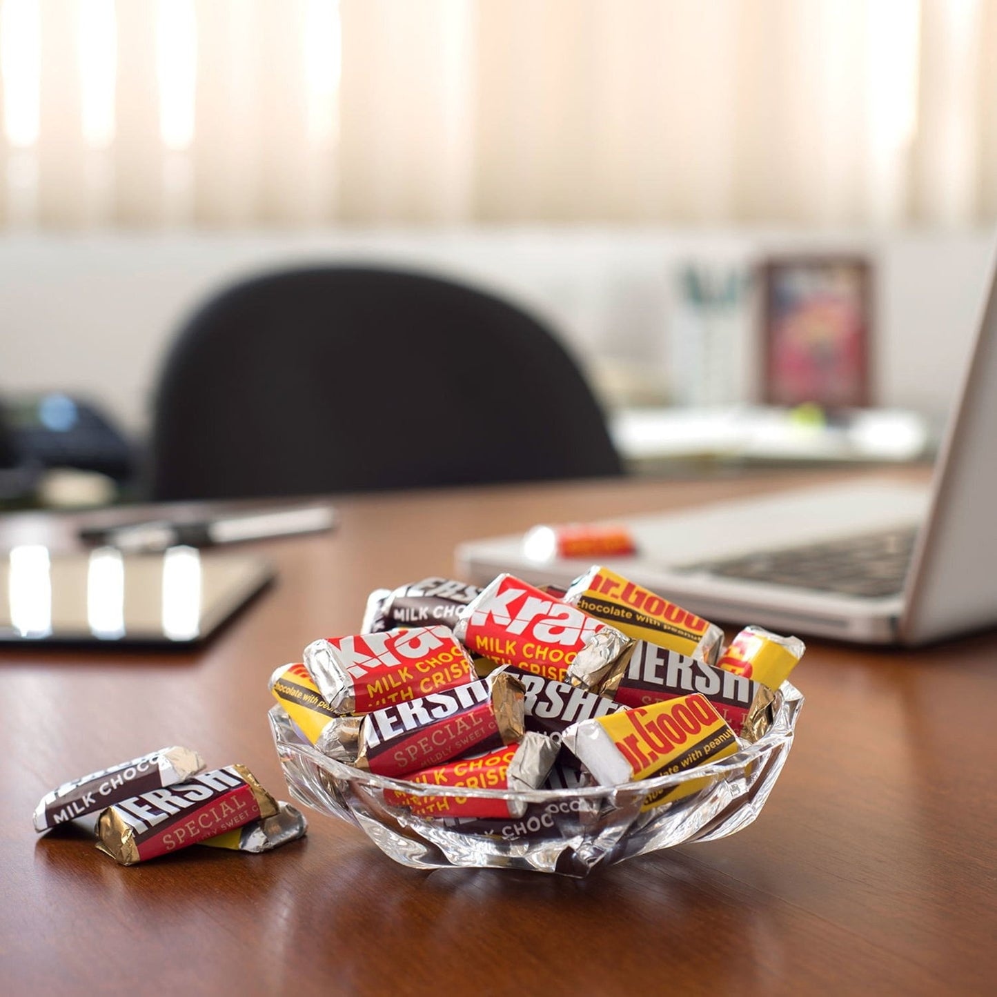 HERSHEY'S Miniatures Variety Pack Chocolate Candy, 180 pcs.